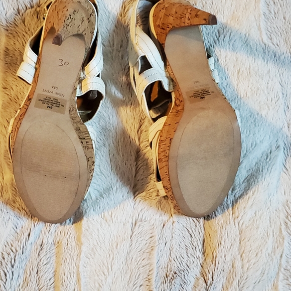 Steve Madden Sz 9 white stiletto sandal heels - Picture 8 of 9